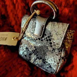 HOBO NWT Sheila, bag charm, enchanted floral